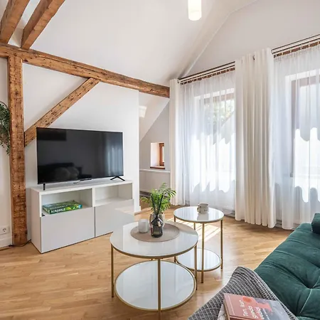 Old House 9 *